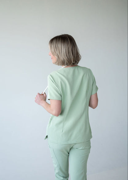 Practical Three-Pocket Scrub Top